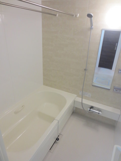 バス・シャワールーム　★１坪バス：ゆったりと寛げます★