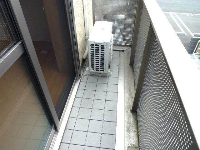 バルコニー　陽当たり良好のバルコニーです。