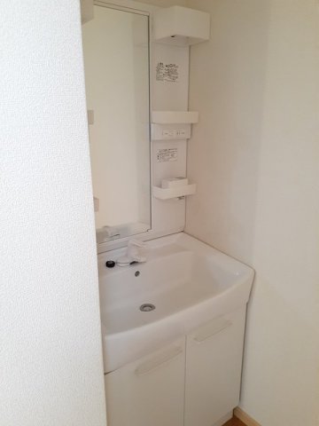 洗面設備　脱衣スペースもあります