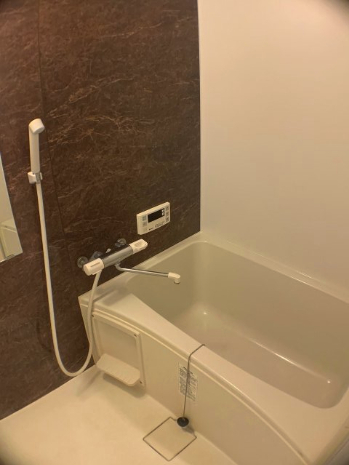 バス・シャワールーム　シンプルで機能的なユニットバスです♪