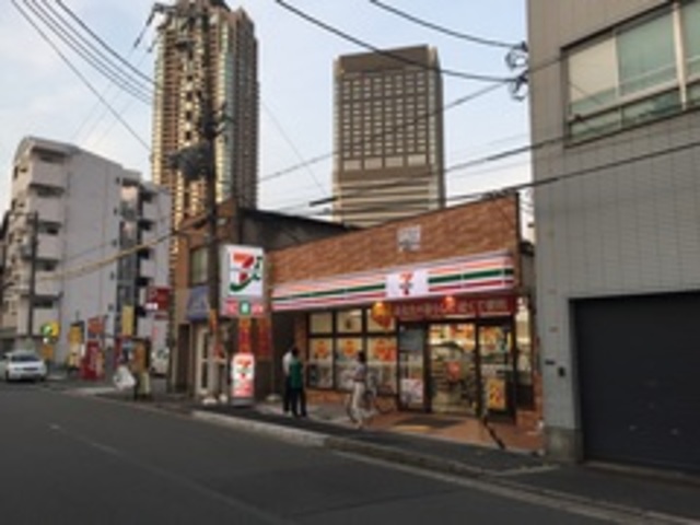 コンビニ　セブンイレブン梅田スカイビル東店（コンビニ）まで416m