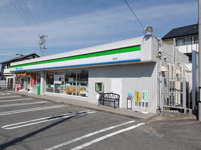 コンビニ　ファミリーマート御立店（コンビニ）まで322m