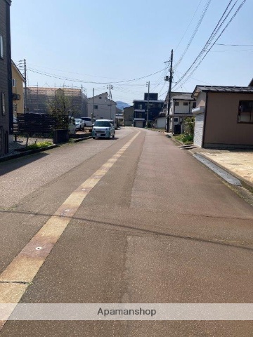 その他　前面道路（その他）まで0m