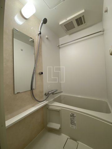 バス・シャワールーム　エスリード難波ザ・プレミア　浴室