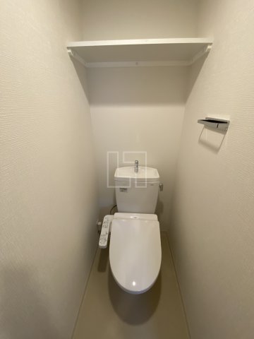 トイレ　エスリード難波ザ・プレミア　温水洗浄便座