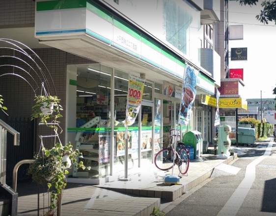 コンビニ　ファミリーマート上平西瑞江二丁目店（コンビニ）まで506m