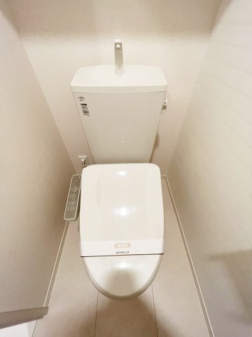 トイレ　※別号室参考写真