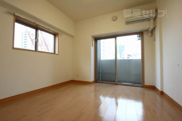 居室・リビング　２面採光で日当たり良好なお部屋です。