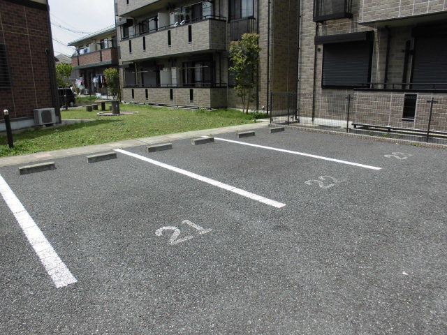 駐車場　★敷地内駐車場★（有料・要空き確認）