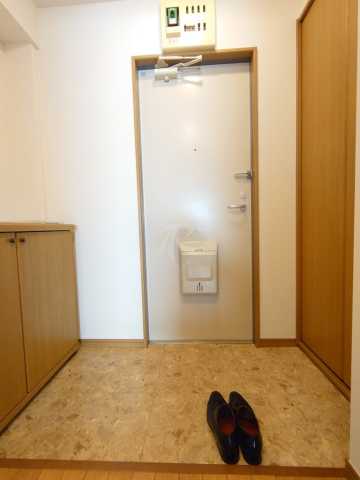 玄関　スタジオ根岸