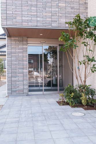 建物外観　エントランス