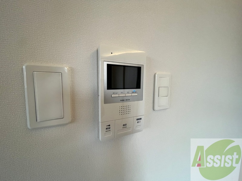 セキュリティ　ＴＶモニター付インターホンです。来客者の顔が見えるので安心！