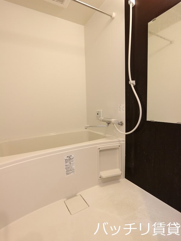 バス・シャワールーム　同型タイプの為、現状を優先いたします