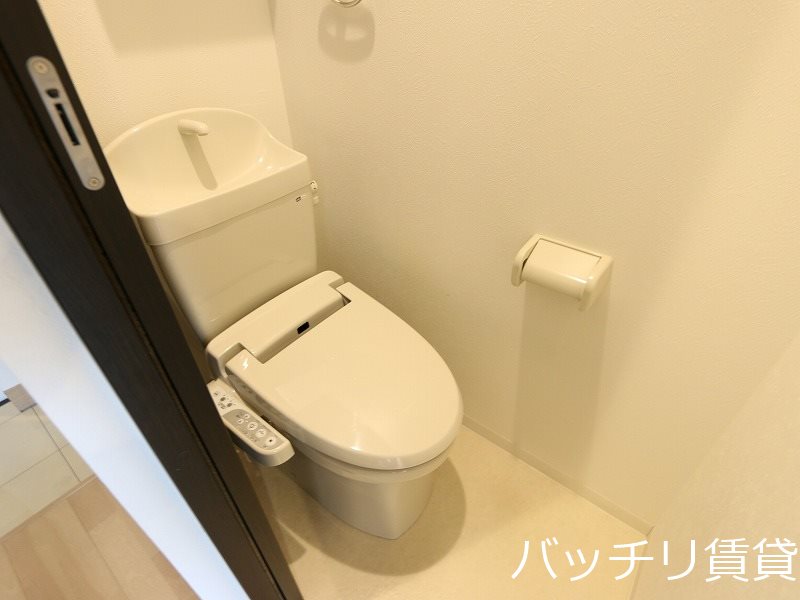トイレ　同型タイプの為、現状を優先いたします
