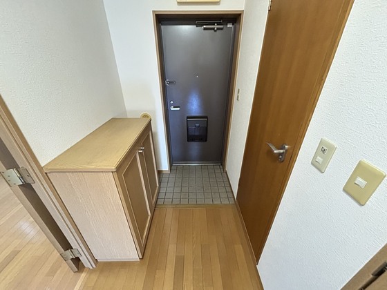 玄関　※別部屋の写真です