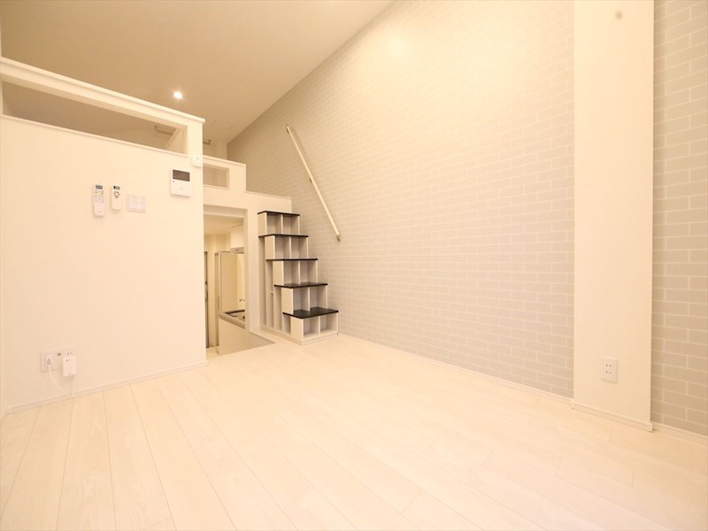 居室・リビング　洋室6帖　ロフト6.4帖（収納にも使えます）　同仕様写真