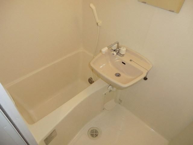 バス・シャワールーム　追い焚き機能付きバス