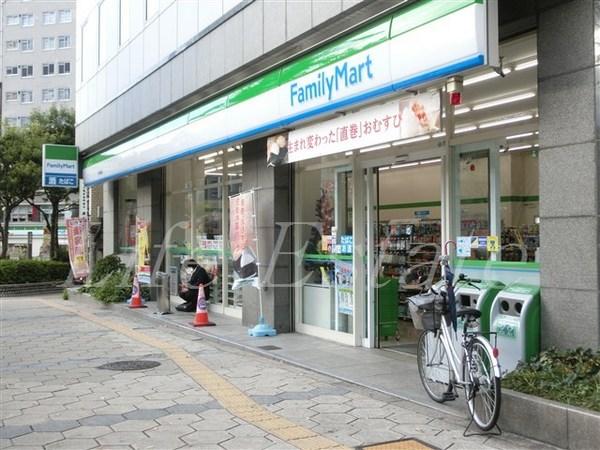 コンビニ　ファミリーマート谷九駅前店（コンビニ）まで112m