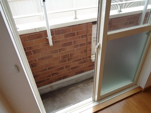 バルコニー　お洗濯にも便利なバルコニー付き