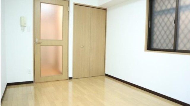 居室・リビング　室内