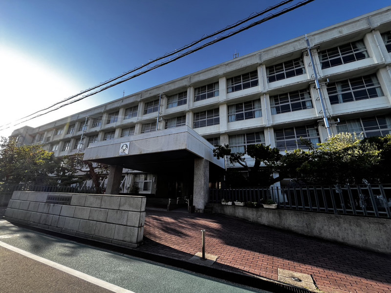 小学校　松が丘小学校（小学校）まで1054m