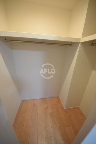 収納　フォレストグレイス高井田I　ウォークインクローゼット