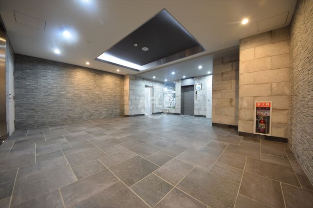 ロビー　フォレストグレイス高井田I　ロビー