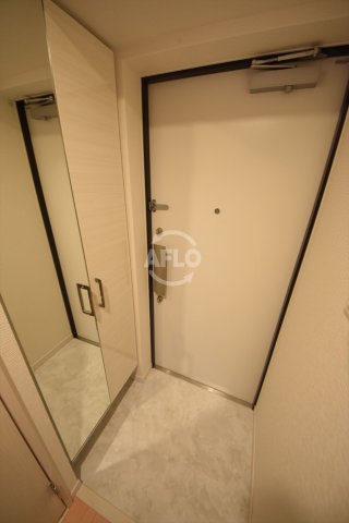 玄関　フォレストグレイス高井田I　玄関