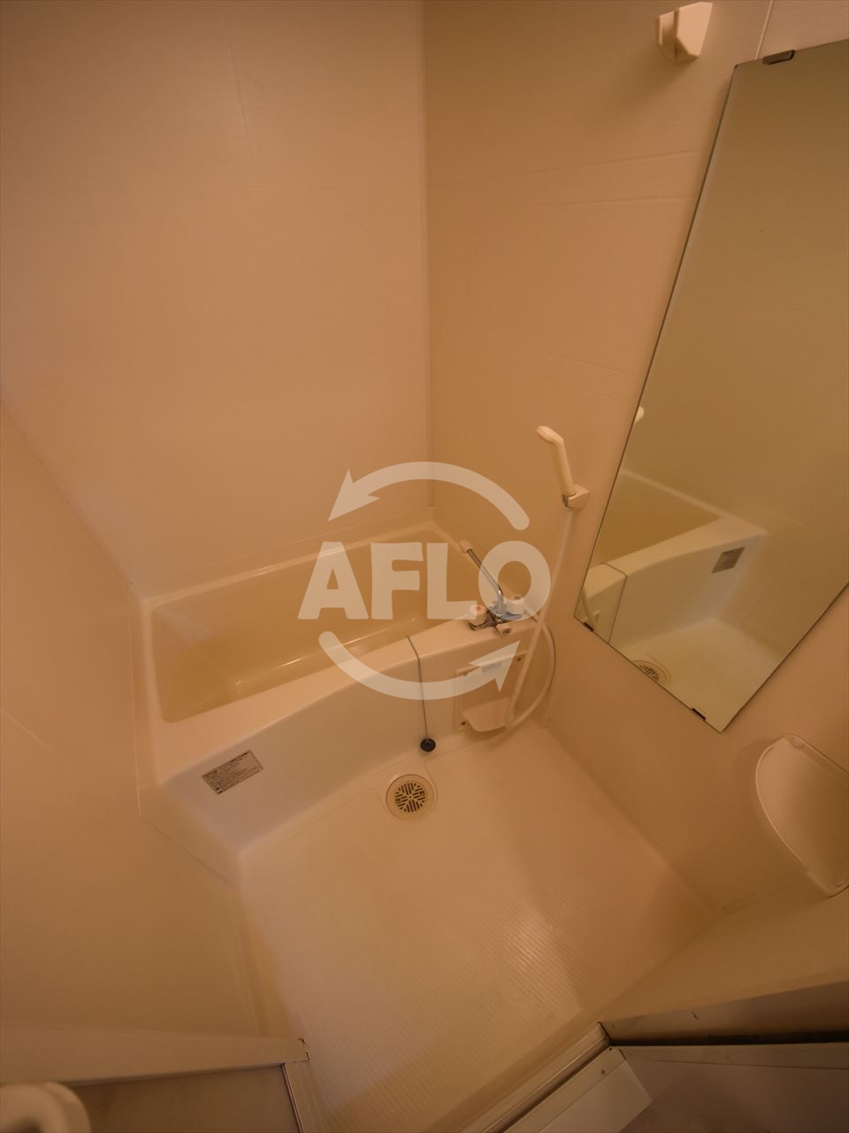 バス・シャワールーム　K´Court東本町　浴室