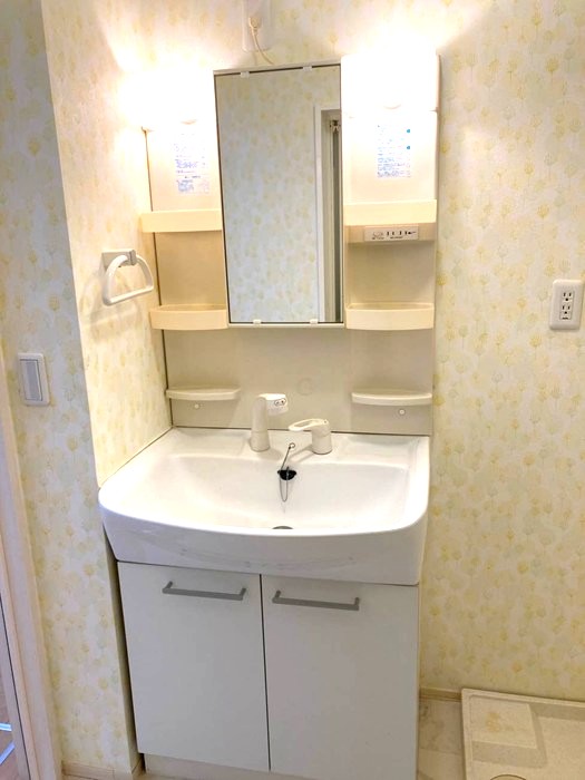 洗面設備　洗髪洗面化粧台で忙しい朝にも寝癖の付いた頭にも優しい☆お化粧