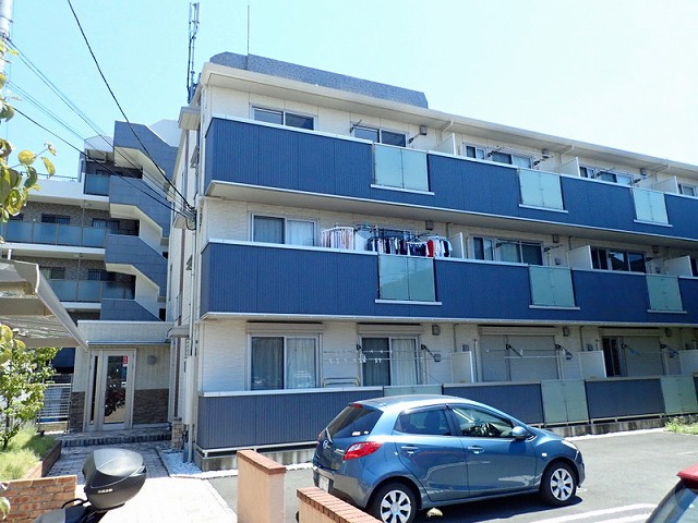 建物外観　ペットOK♪ワンちゃん・猫ちゃんと一緒に暮らせる3階建てアパ