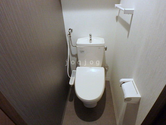 トイレ　温水洗浄便座完備