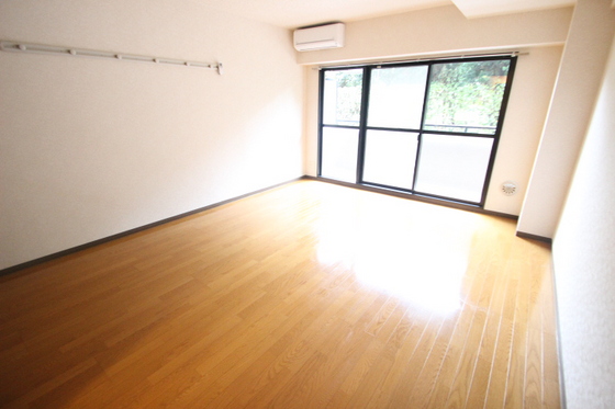 居室・リビング　※別部屋の写真です。実際とは異なる場合がございます。