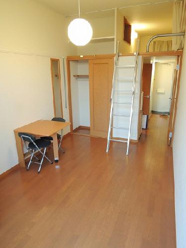 居室・リビング　ロフト付き部屋