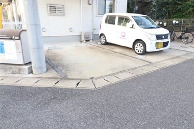 駐車場　駐車場