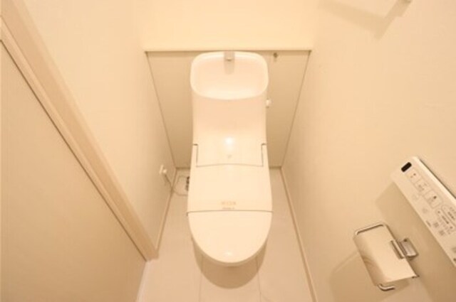 トイレ　温水洗浄暖房便座
