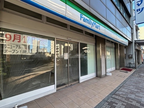 コンビニ　ファミリーマート 横浜青木町店（コンビニ）まで147m