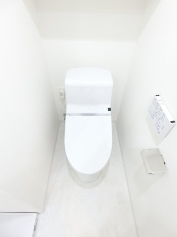 トイレ　※同タイプ別室の写真です