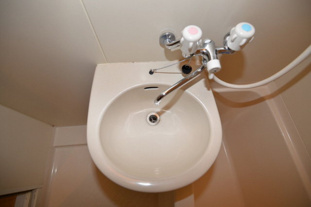 洗面設備　ゆったりとスペースのある洗面所