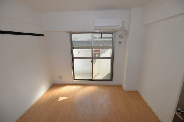 居室・リビング　写真は同マンションの別のお部屋のものです