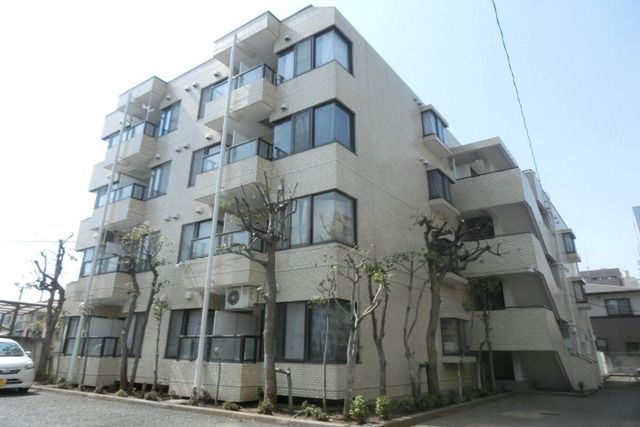 建物外観　鉄筋コン造4階建てマンション