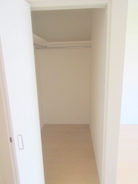 収納　大容量のお荷物が入るウォークインクロゼットでお部屋もスッキリ