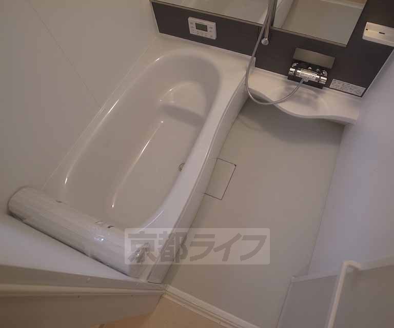 バス・シャワールーム　ゆったりとくつろげるバスルームです・