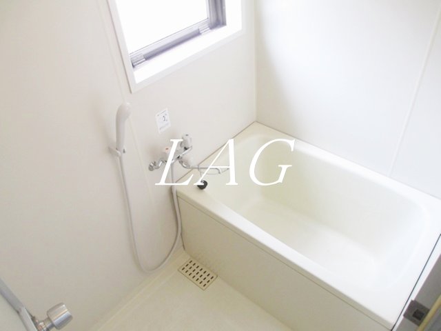 バス・シャワールーム　お風呂（同仕様）です。