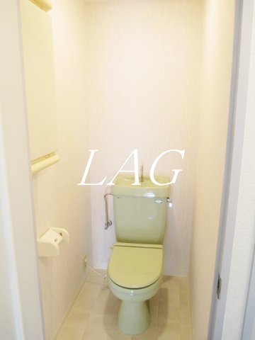 トイレ　トイレ（同仕様）です。
