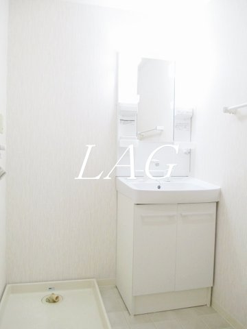 洗面設備　独立洗面台（同仕様）です。