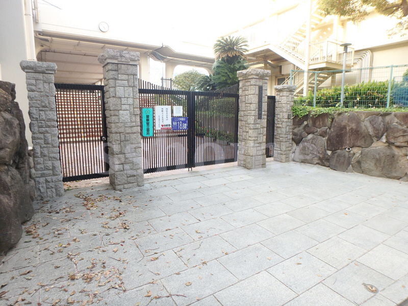 中学校　本山南中学校（中学校）まで1071m