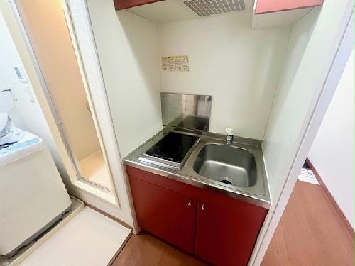 キッチン　設備・仕様は号室により異なる為、現状を優先いたします。