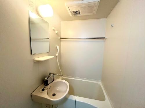 バス・シャワールーム　設備・仕様は号室により異なる為、現状を優先いたします。