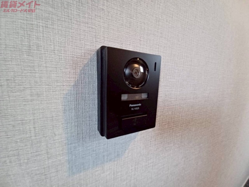 セキュリティ　同建物別部屋写真です